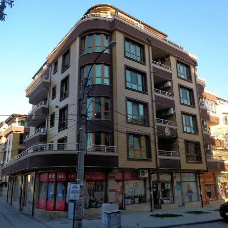 Ganz Real Estate Sarafovo 3 アパート